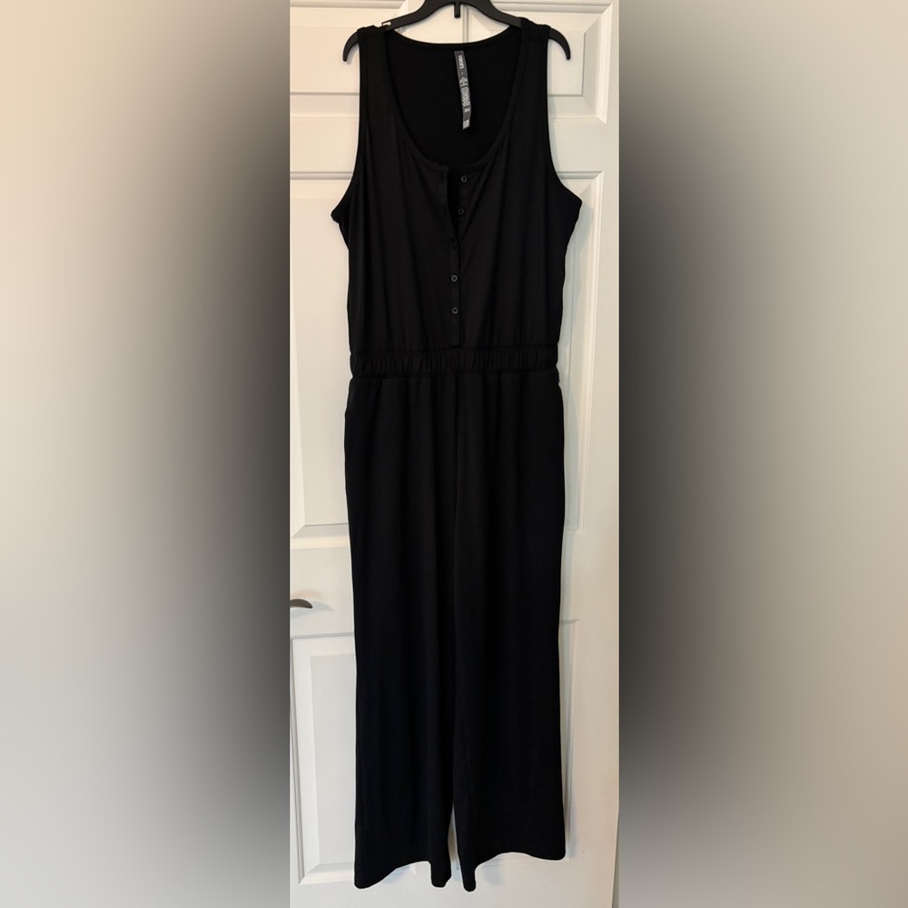 Vuori Black jump suit